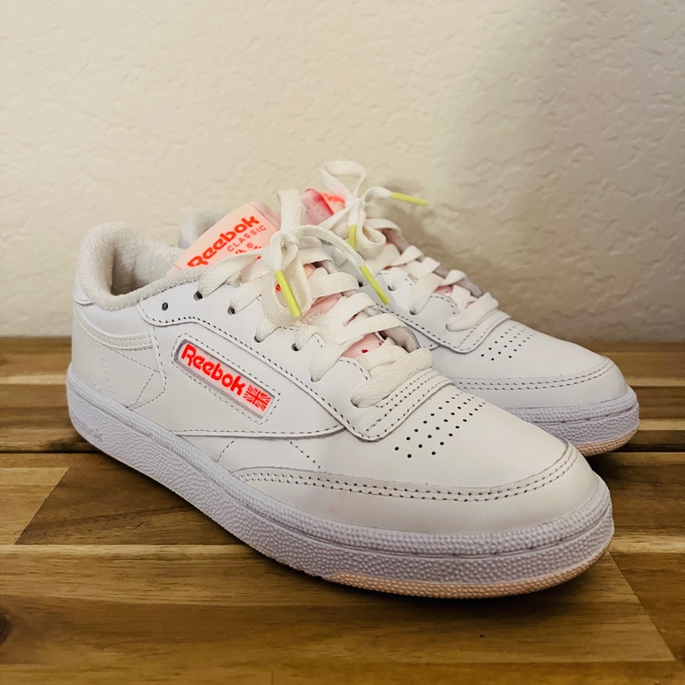 Reebok Club C Neon